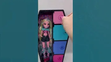Unboxing Skulltimate Secrets Lagoona Blue!