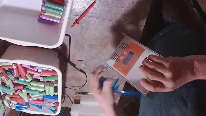 unboxing make sky blue 60 amp mppt charge controller for diy power wall
