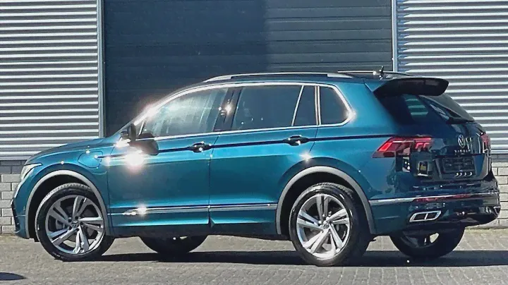 Volkswagen NEW Tiguan R-Line 2022 in 4K Nightshade blue 19 inch Valencia walk around & detail Inside