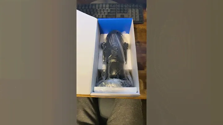 Blue Yeti Microphone Unboxing